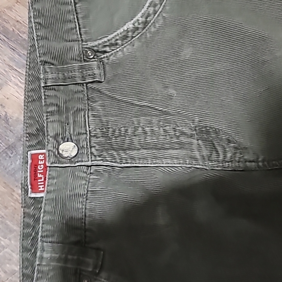 Like new Tommy Hilfiger denim men's 34 corduroy pants with vintage look frayed - Picture 5 of 16